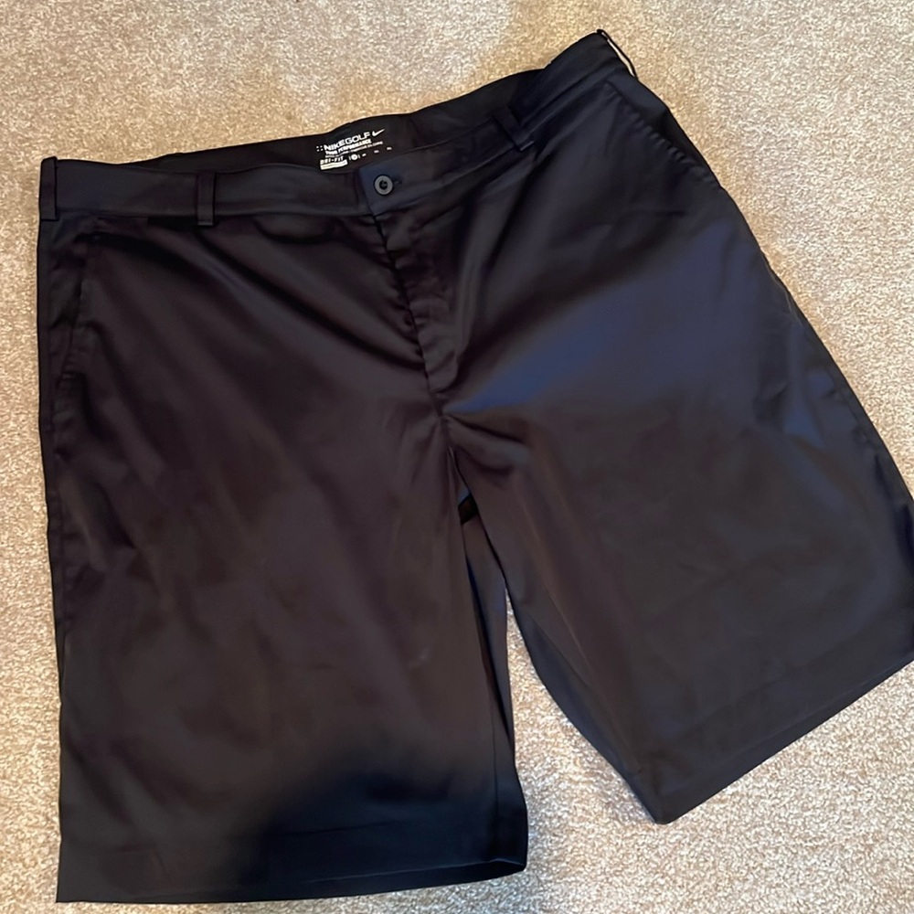 Men’s Nike golf shorts